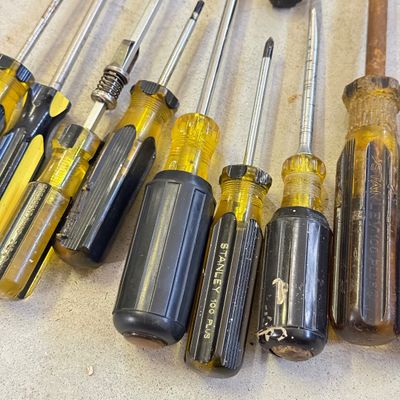 LOT 103G: Collection of Screwdrivers