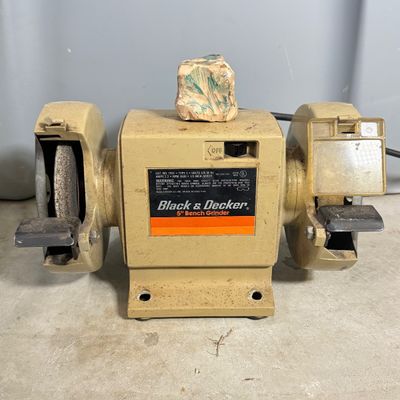 LOT 80G: Black & Decker 5” Bench Grinder