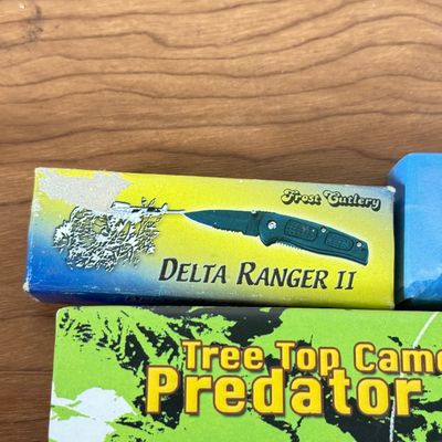 LOT 138F: NIB Frost Cutlery Knives