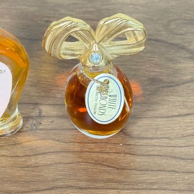 LOT 46F: Vintage Perfume Splash Bottles: White Diamonds, True Love, SpellBound & More