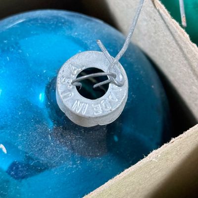 LOT 142F: Vintage Glass Christmas Tree Ornaments: Shiny Brite & More