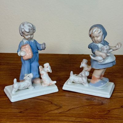 LOT 43F: Vintage Japanese Pastel Figurines of Children w Dogs