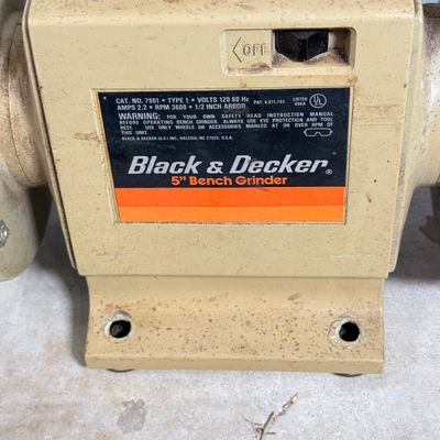 LOT 80G: Black & Decker 5” Bench Grinder