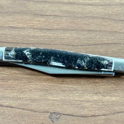 LOT 139F: Vintage Pocket Knives