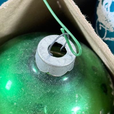 LOT 142F: Vintage Glass Christmas Tree Ornaments: Shiny Brite & More