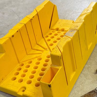 LOT 102G: Stanley Miter Box, Mini Hacksaws & Hand Saw