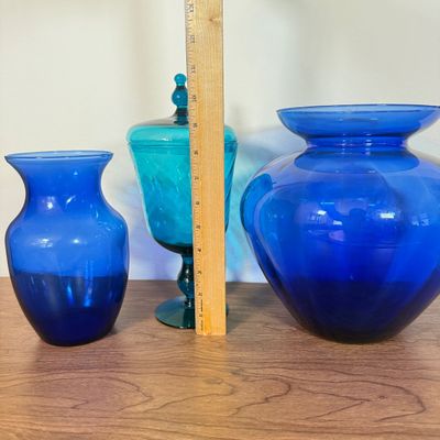 LOT 60F: Vintage Teal Blue Apothecary Jar & Cobalt Blur Vases