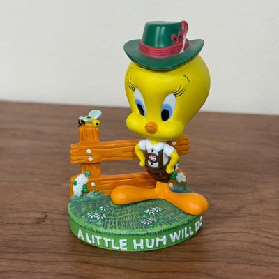 LOT 5F: 2000 Goebel Warner Brothers Tweety Alpine Outfit "A Little Hum Will Do" Figurine