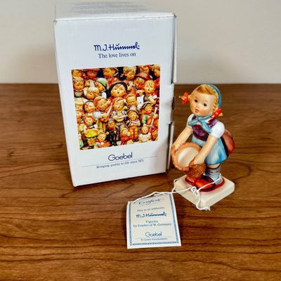 LOT 11F: Pair of Vintage Goebel Hummel Figurines w Boxes: 214/E We Congratulate & 73 Little Helper