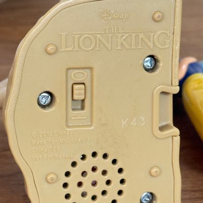 LOT 29F: Vintage 1950s Disneyland Plate, McDonald's Lion King Toy, Mini Radio Flyer & More