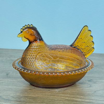 LOT 36F: Vintage Amber Glass Hen on a Nest (6")