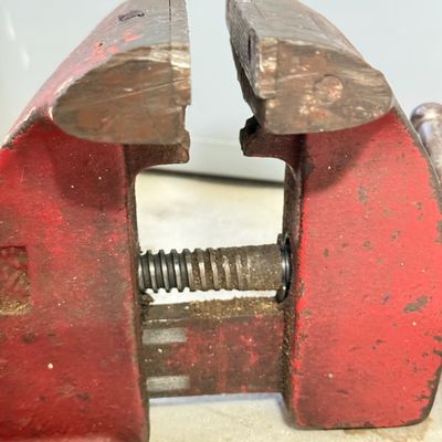 LOT 79G: Vintage Wilton Red Bench Vice
