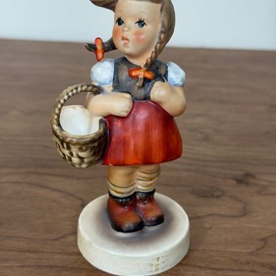 LOT 6F: Pair of Vintage Goebel Hummels: 57/0 Chick Girl & 96 Little Shopper