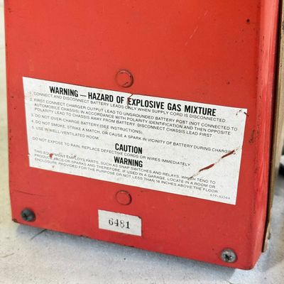 LOT 115G: Marquette Bantam Booster King Battery Charger Model 30.104