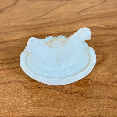 LOT 37F: Vintage Mini Hens on Nests: Clear Glass w Hearts, Amber Glass & Milk Glass