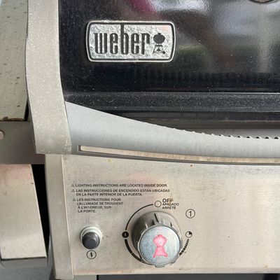 LOT 124L: Weber Spirit Grill