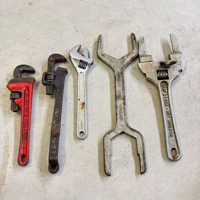 LOT 96G: Vintage Plumbing, Pipe & Adjustable Wrenches