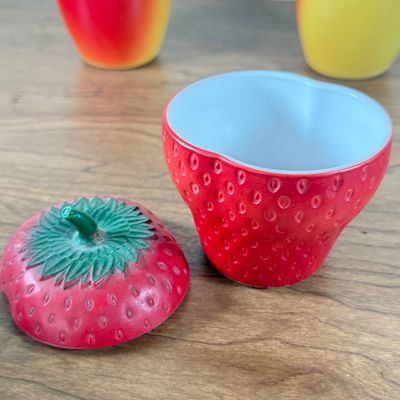 LOT 136F: Vintage Milk Glass Strawberry & Apples