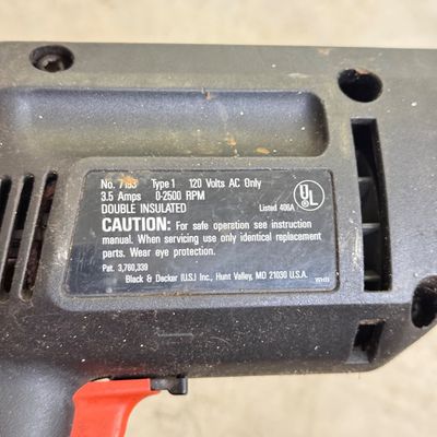 LOT 89G: Black & Decker 3/8" Drill