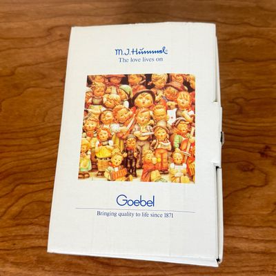 LOT 10F: Vintage Goebel Hummel Figurine 413 Whistler's Duet w Box