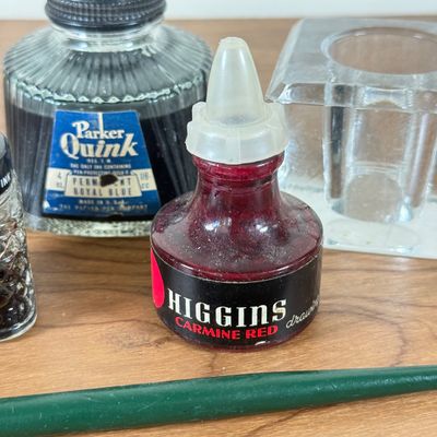 LOT 133F: Vintage Ink Wells, Jars of Ink & Fountain Pen