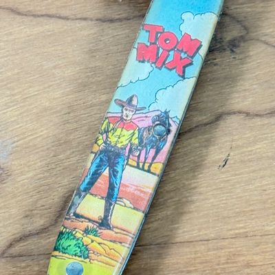 LOT 137F: Vintage Tom Mix Cowboy Pocket Knife