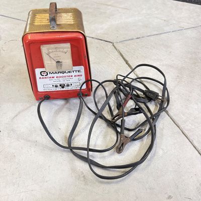 LOT 115G: Marquette Bantam Booster King Battery Charger Model 30.104