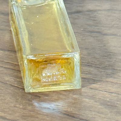 LOT 45F: Vintage Perfume Splash Bottles: Elizabeth Arden Red Door, Diamonds & Rubies, Samsara Guerlain & More