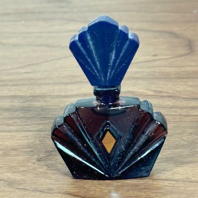 LOT 50F: Vintage Perfume Splash Bottles: Christian Dior Poison, Sun Moon and Stars & More