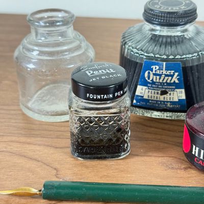 LOT 133F: Vintage Ink Wells, Jars of Ink & Fountain Pen