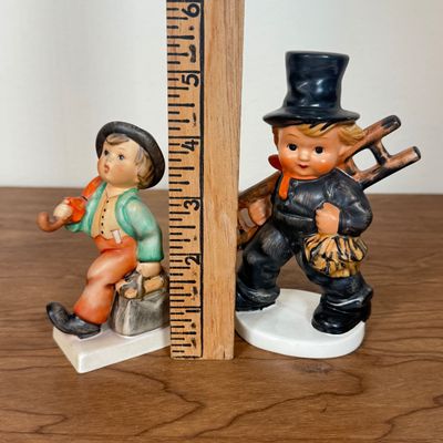 LOT 8F: Vintage Goebel Hummel Figurines: 11 2/0 Merry Wanderer & KF40 Chimney Sweep