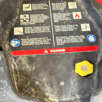 LOT 81G: Husky Pressure Washer w Attachments