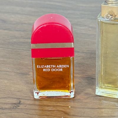 LOT 45F: Vintage Perfume Splash Bottles: Elizabeth Arden Red Door, Diamonds & Rubies, Samsara Guerlain & More