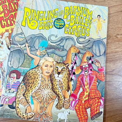 LOT 165F: Vintage 1976 Ringling Bros and Barnum & Bailey Circus Programs