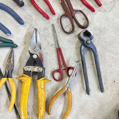 LOT 117G: Large Collection of Vintage Pliers & More