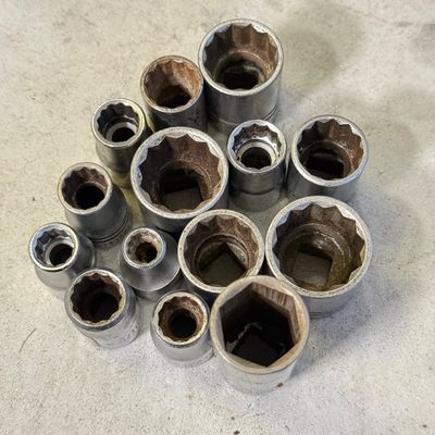 LOT 76G: Vintage Sockets & Socket Wrenches incl. Craftsman