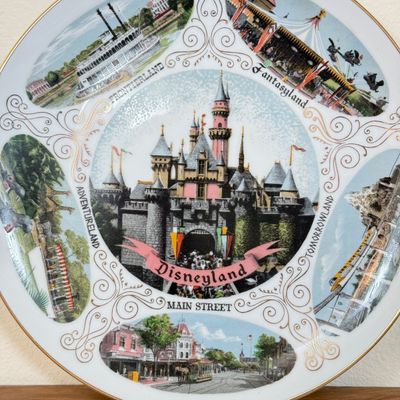 LOT 29F: Vintage 1950s Disneyland Plate, McDonald's Lion King Toy, Mini Radio Flyer & More