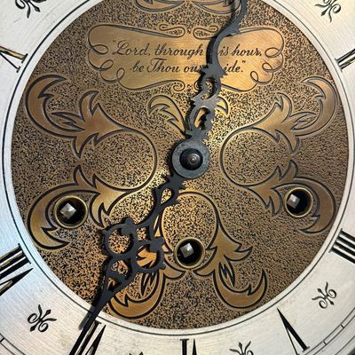 LOT 24F: Vintage Daneker "York County" Grandmother Clock w Key