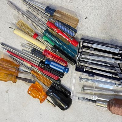 LOT 104G: Collection of Precision Screwdrivers