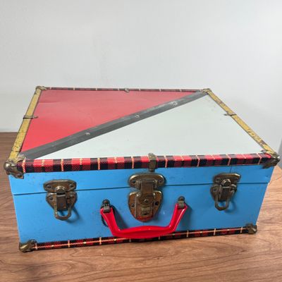 LOT 173F: Vintage Ladies Roller Skates in Case