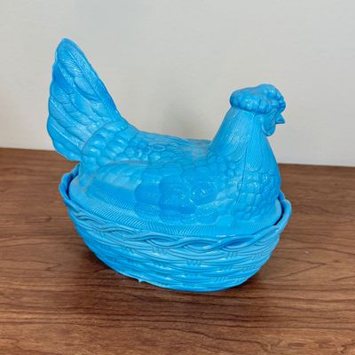 LOT 32F: Vintage Blue Milk Glass Hen on a Nest (7.5”)