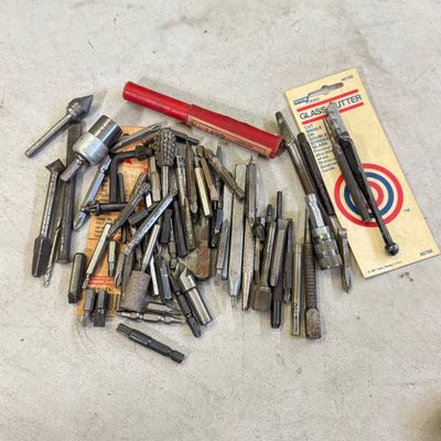 LOT 109G: Variety of Drill Bits & NIP Glass Cutter