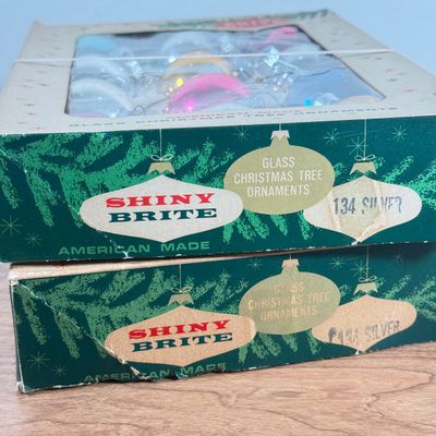 LOT 146F: Vintage Glass Christmas Ornaments: Shiny Brite & More