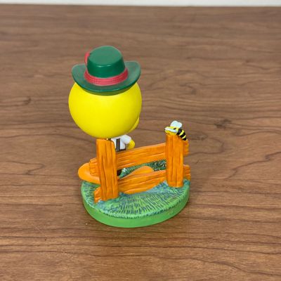 LOT 5F: 2000 Goebel Warner Brothers Tweety Alpine Outfit "A Little Hum Will Do" Figurine