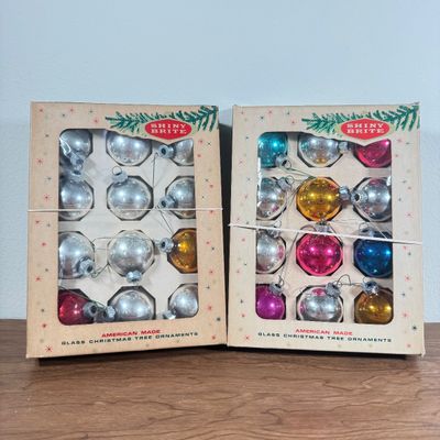 LOT 146F: Vintage Glass Christmas Ornaments: Shiny Brite & More