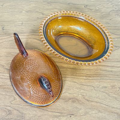LOT 36F: Vintage Amber Glass Hen on a Nest (6")