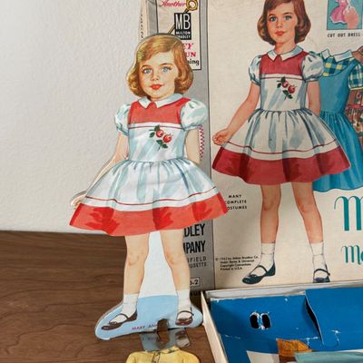 LOT 134F: Vintage Milton Bradley Magic Mary Ann Magnetic Doll Set