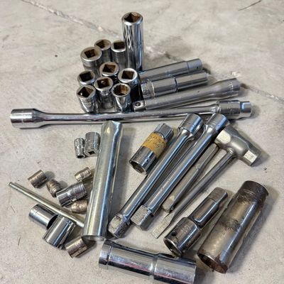 LOT 75G: Vintage Sockets, Spark Plugs & More