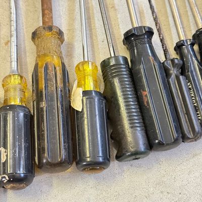LOT 103G: Collection of Screwdrivers