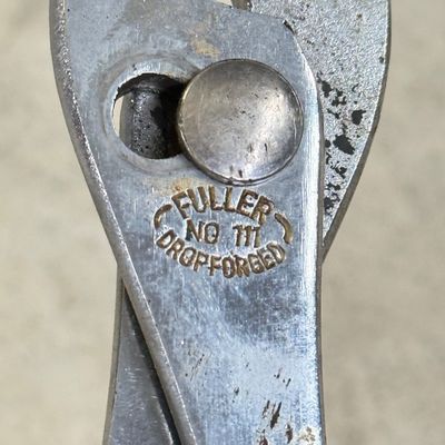 LOT 117G: Large Collection of Vintage Pliers & More